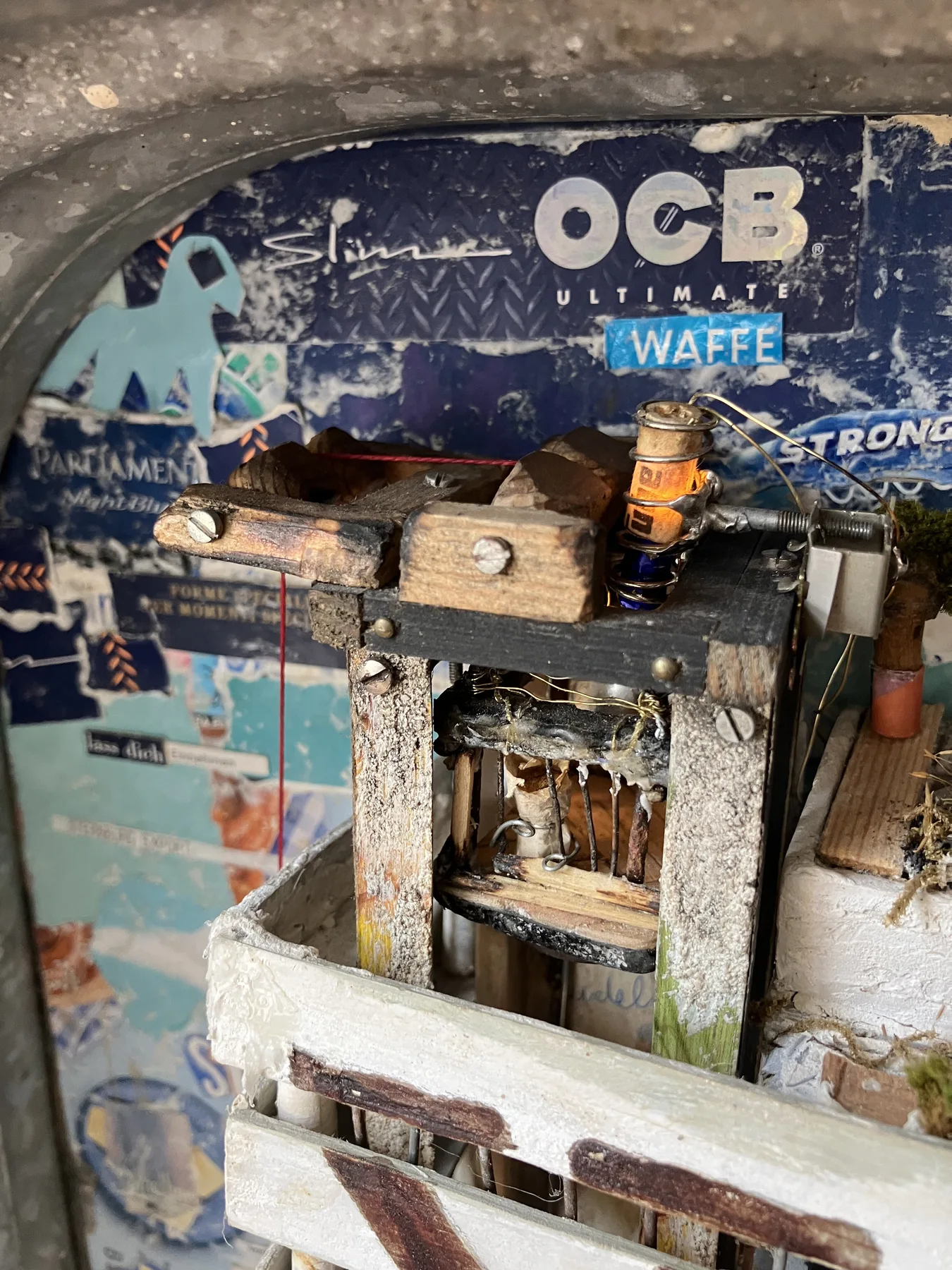 The miniature elevator arriving at the top level of STOP WARS